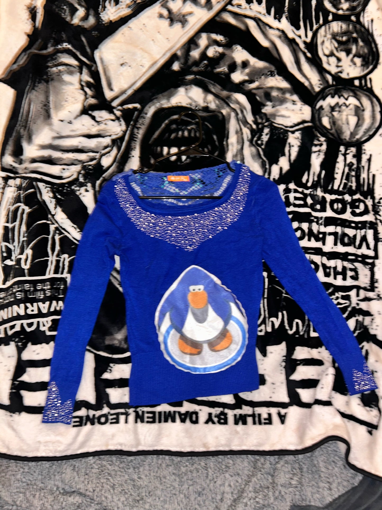 CLUB PENGUIN SWEATER
